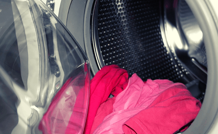 Al momento stai visualizzando Cosa fare con la lavatrice che puzza?